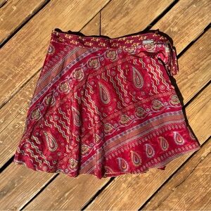EARTHBOUND TRADING CO. Red Paisley Silk Wrap Mini Skirt Sz S
